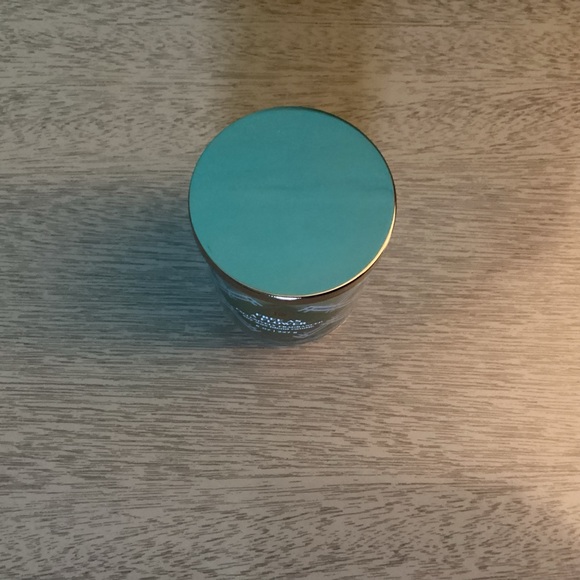 Bath And Body Works Free As A Flower Single Wick Candle - Picture 2 of 6